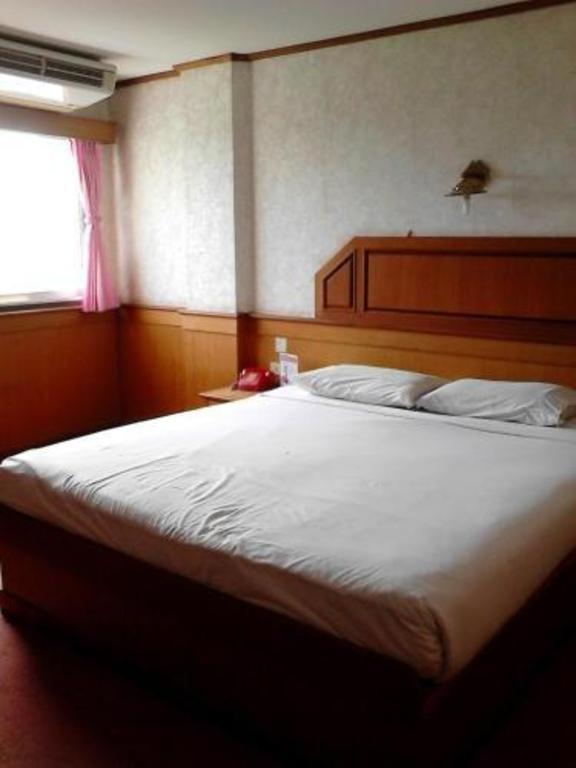 สกลแกรนด์ พาเลซ Hotel สกลนคร ภายนอก รูปภาพ